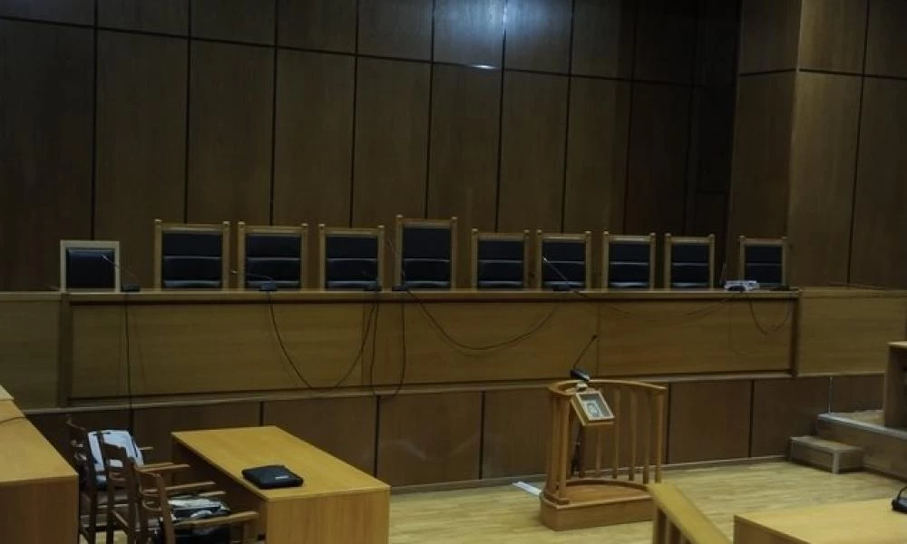 Κρήτη: Δικαστήριο έκρινε ανήλικο ως ένοχο για γκράφιτι χωρίς να έχει συλληφθεί επ’ αυτοφώρω